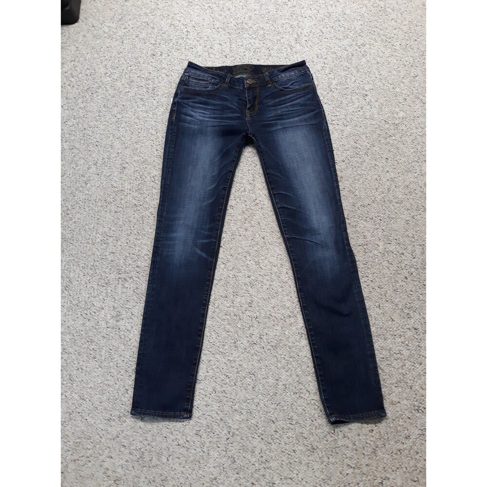 28x30 Buckle black mid-rise dark washed skinny